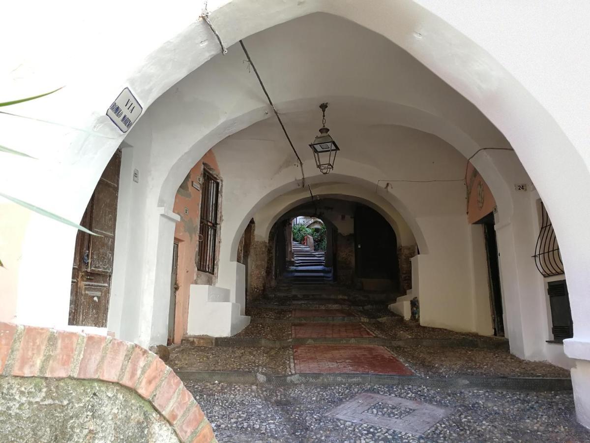 Апартаменты In Centro Citta, Nei Vicoli Del Borgo Санремо Экстерьер фото