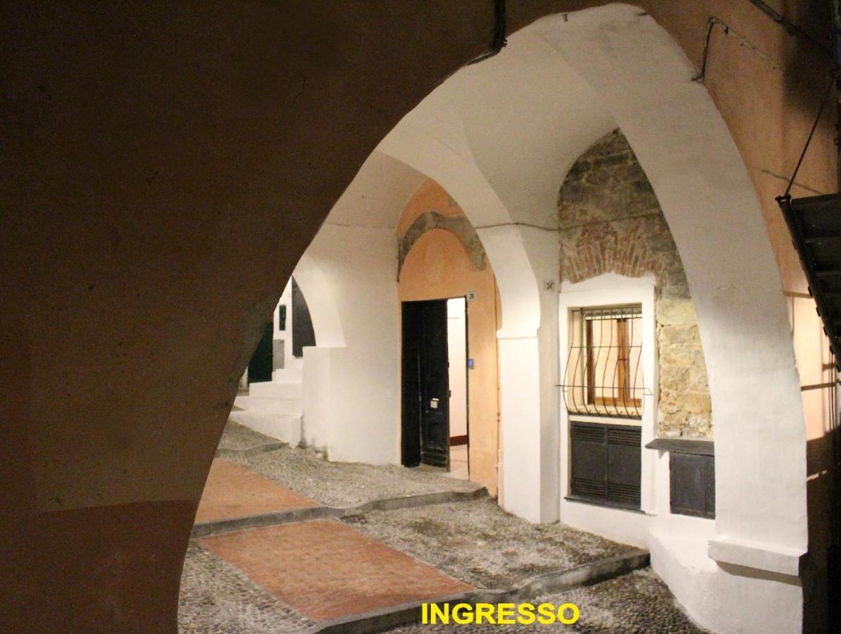 Апартаменты In Centro Citta, Nei Vicoli Del Borgo Санремо Экстерьер фото