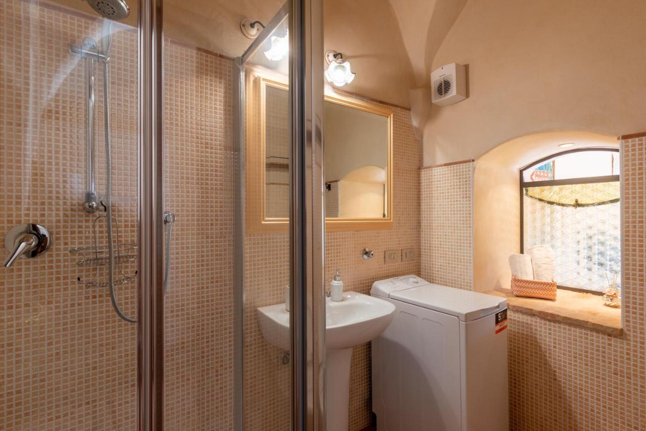 Апартаменты In Centro Citta, Nei Vicoli Del Borgo Санремо Экстерьер фото