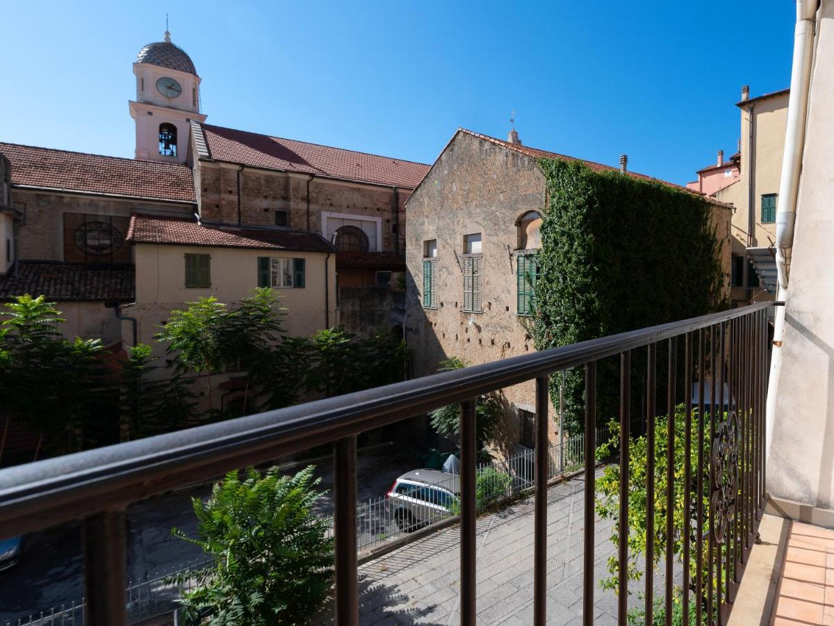 Апартаменты In Centro Citta, Nei Vicoli Del Borgo Санремо Экстерьер фото