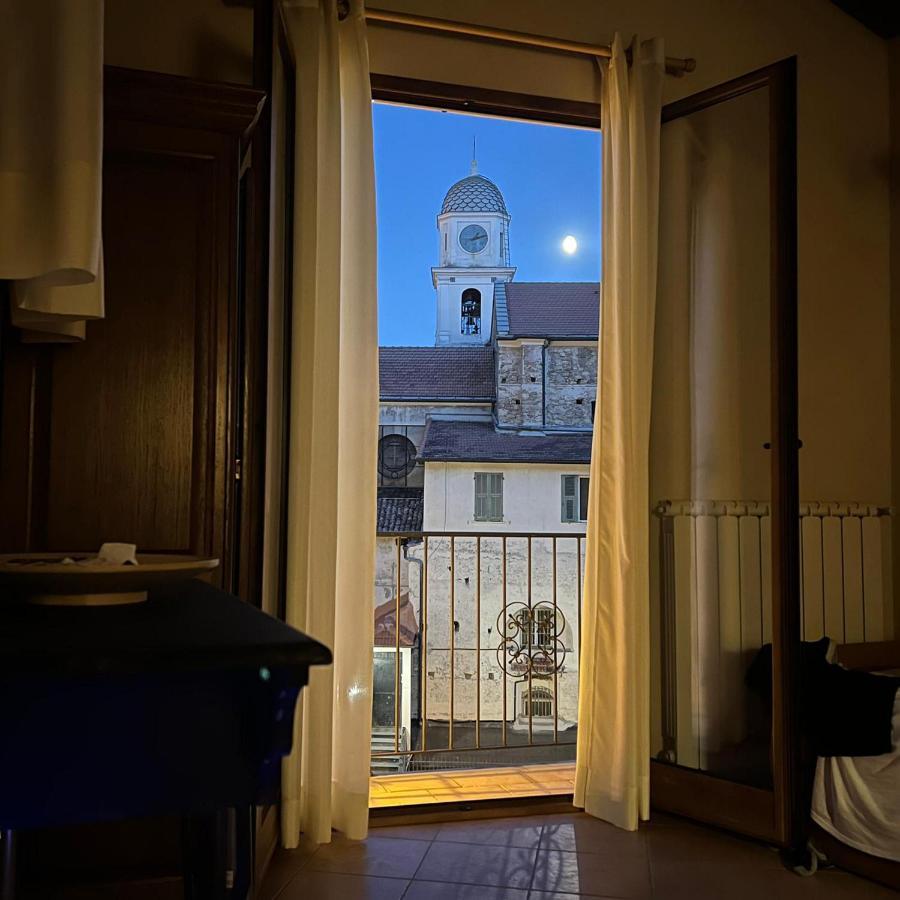 Апартаменты In Centro Citta, Nei Vicoli Del Borgo Санремо Экстерьер фото