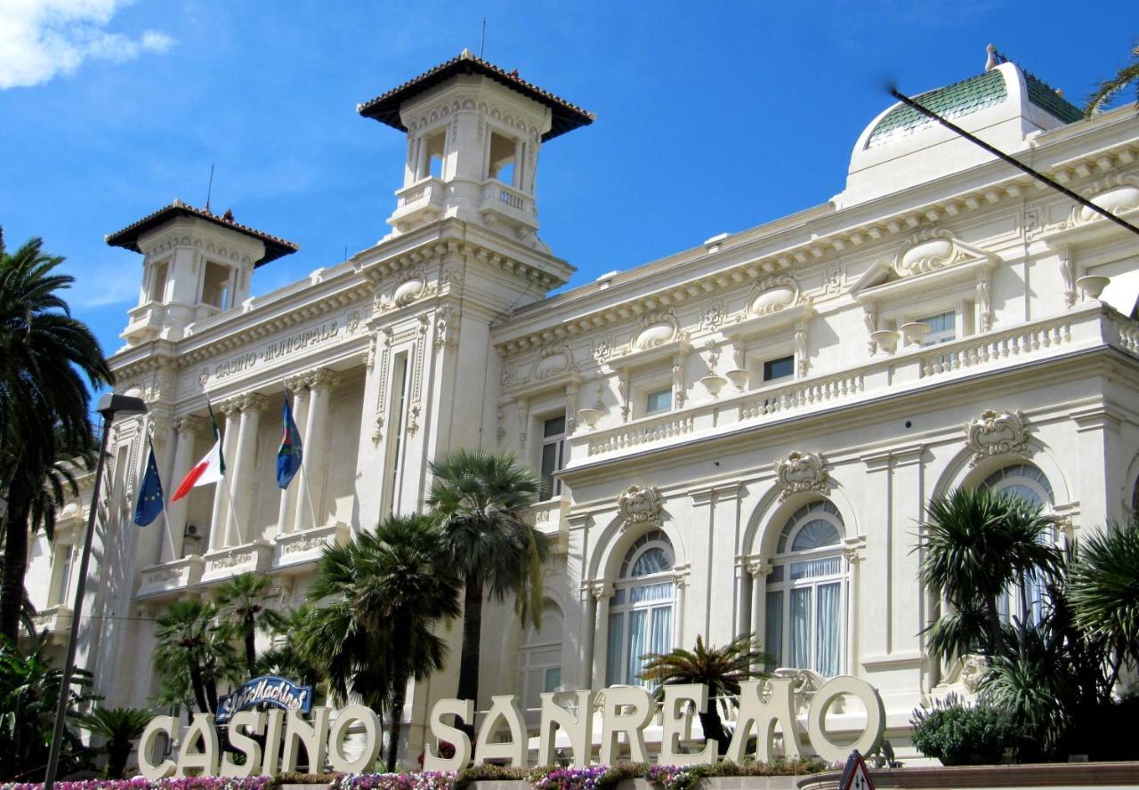 Апартаменты In Centro Citta, Nei Vicoli Del Borgo Санремо Экстерьер фото